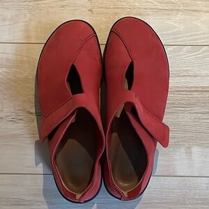 Mount of Holland leather shoes